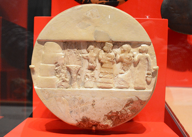 The carved disc of Enheduanna